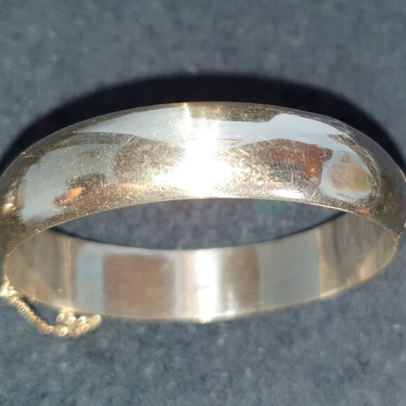 Vintage 925 Sterling Silver Chunky Wide Hinged Bracelet with Safety Chain - Picture 10 of 15